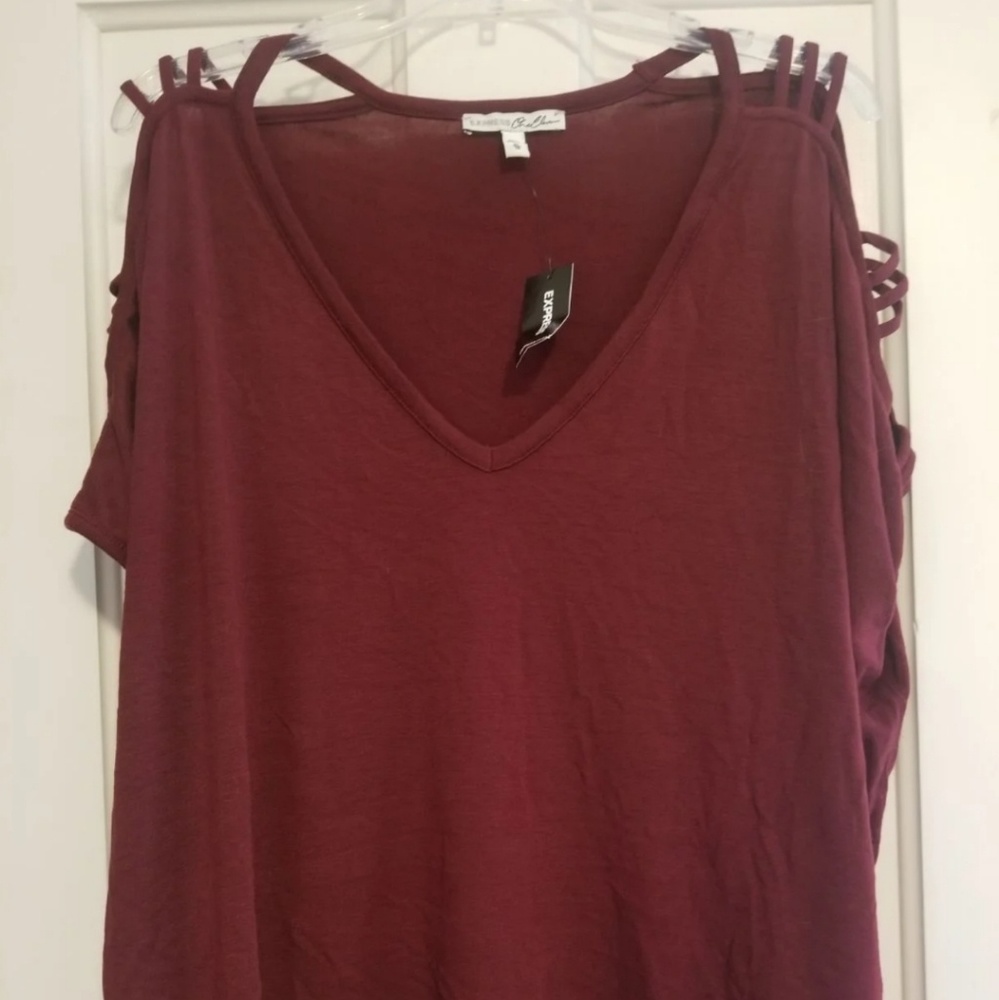 NWT maroon cold shoulder Express top.
